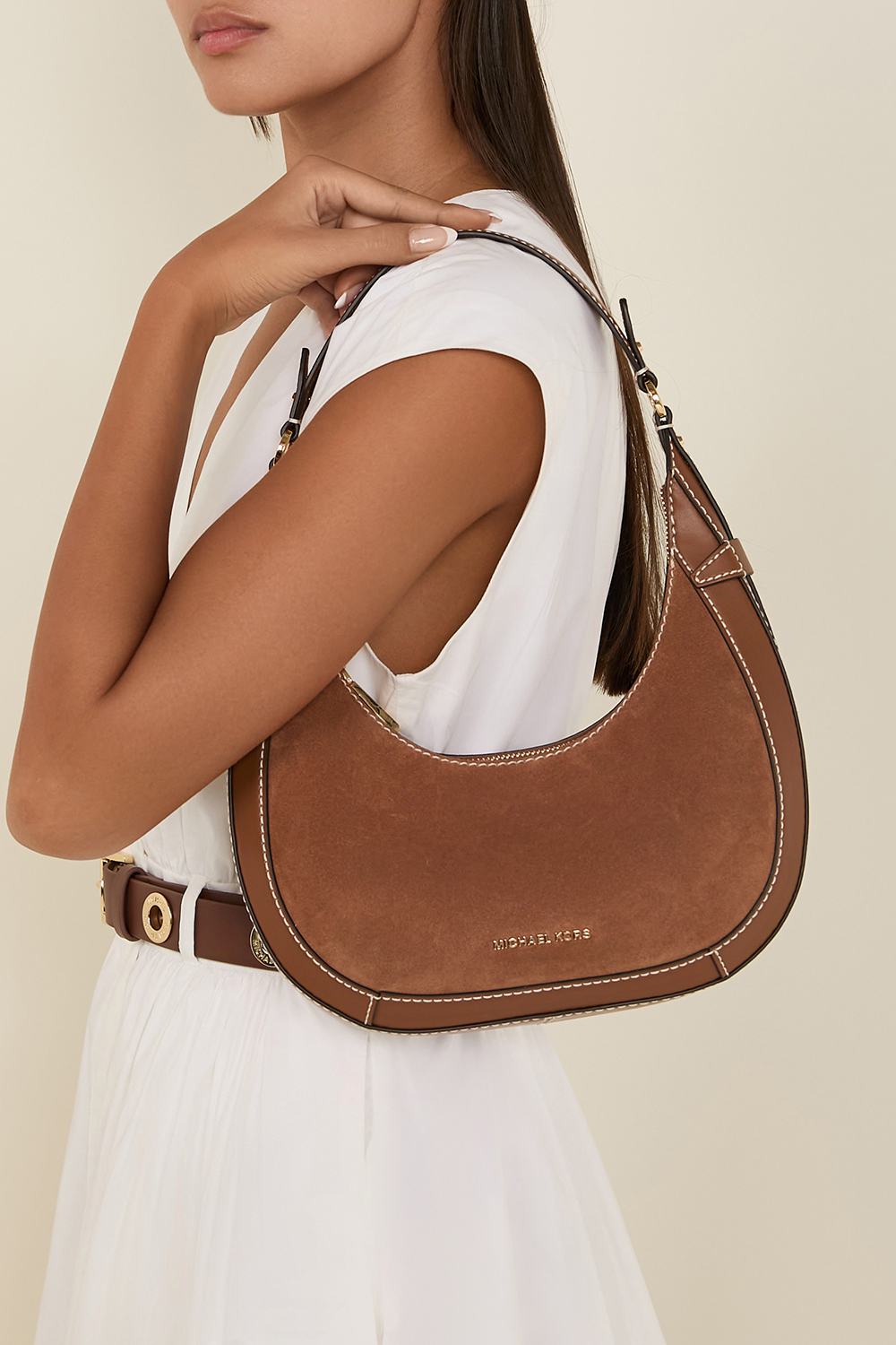 תמונת כל הלוק של תיק כתף MICHAEL KORS